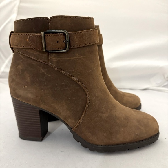 Clarks Collection Verona Lark Dark Tan Leather Zipper Heeled Ankle Booties - Picture 1 of 11